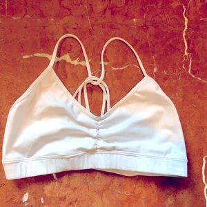 Noli Yoga White Sports Bra